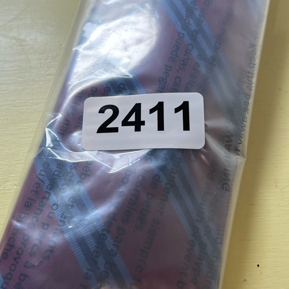 Brooks Brothers 109% Silk Classic Red Navy Stripe Power Tie Made in Italy EUC - Picture 9 of 9